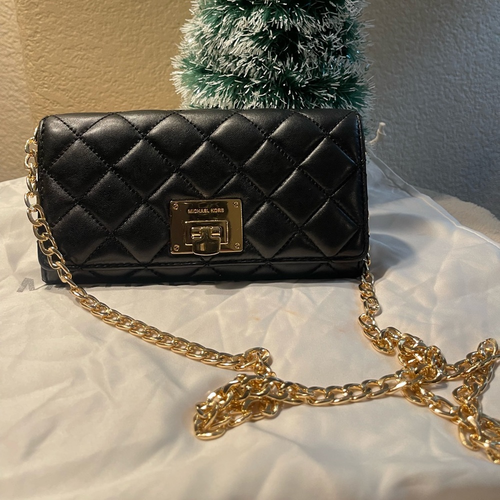 💯 Authentic Michael Kors clutch/long wallet
